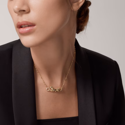 Panthère de Cartier pendant diamonds
